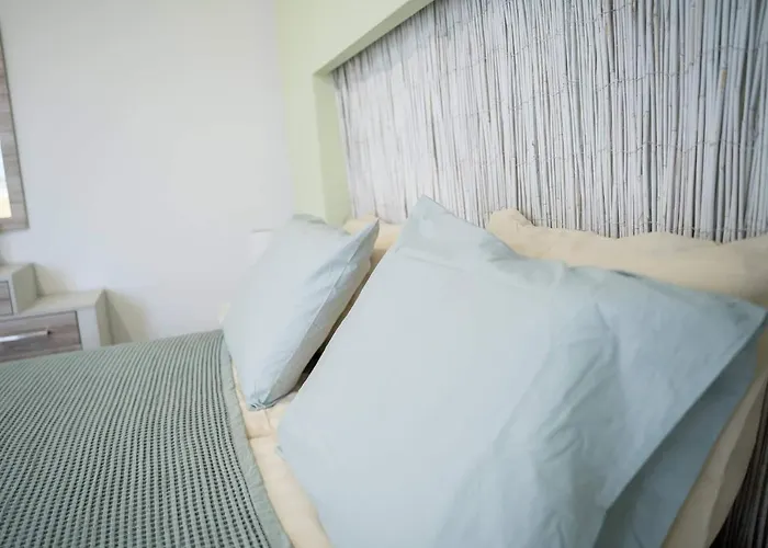 Дом отдыха Lambisea 2 Bedroom *